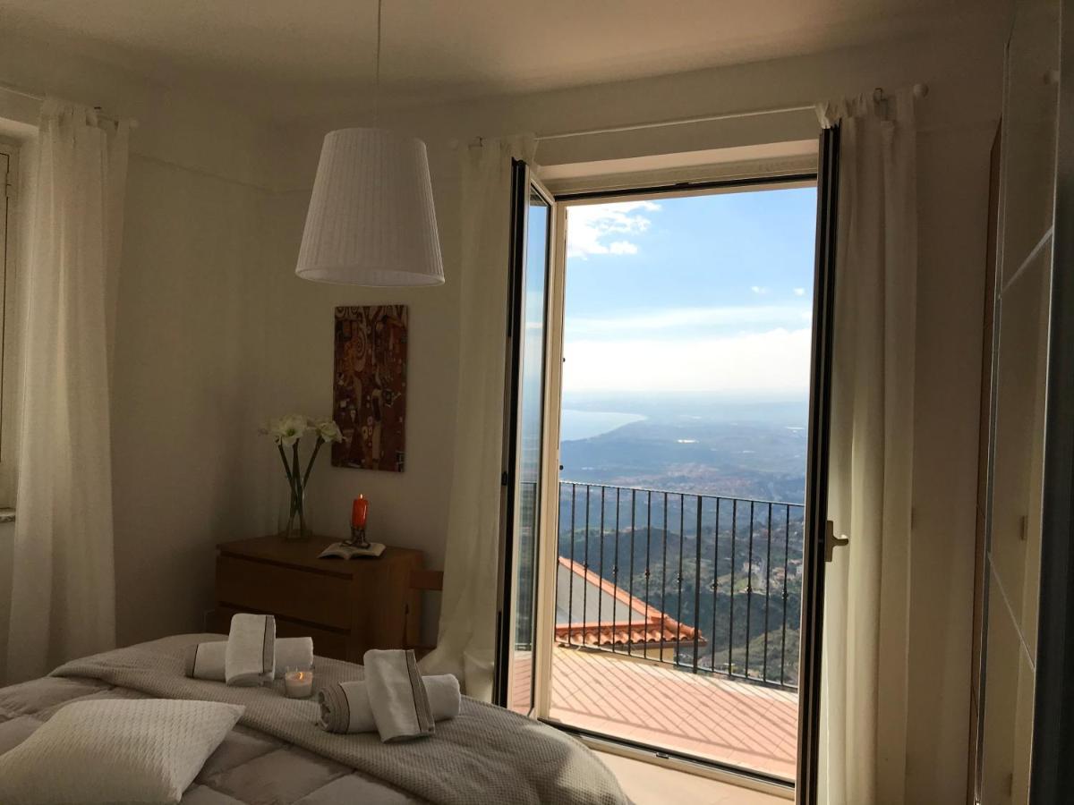 Апартаменты Giorgiada Relax Кастельмола Экстерьер фото